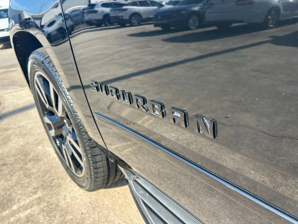 Used 2019 Chevrolet Suburban Premier w/ RST Edition RWD image 28