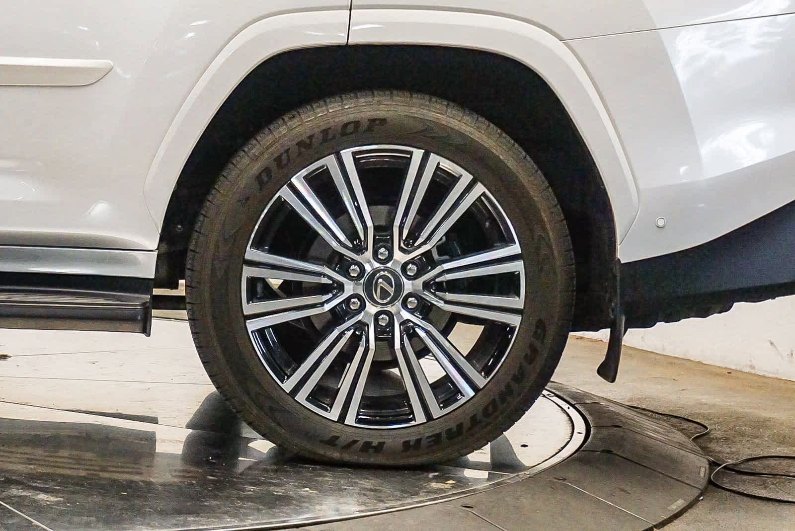 Certified 2025 Lexus LX 700h Luxury AWD/4WD image 10