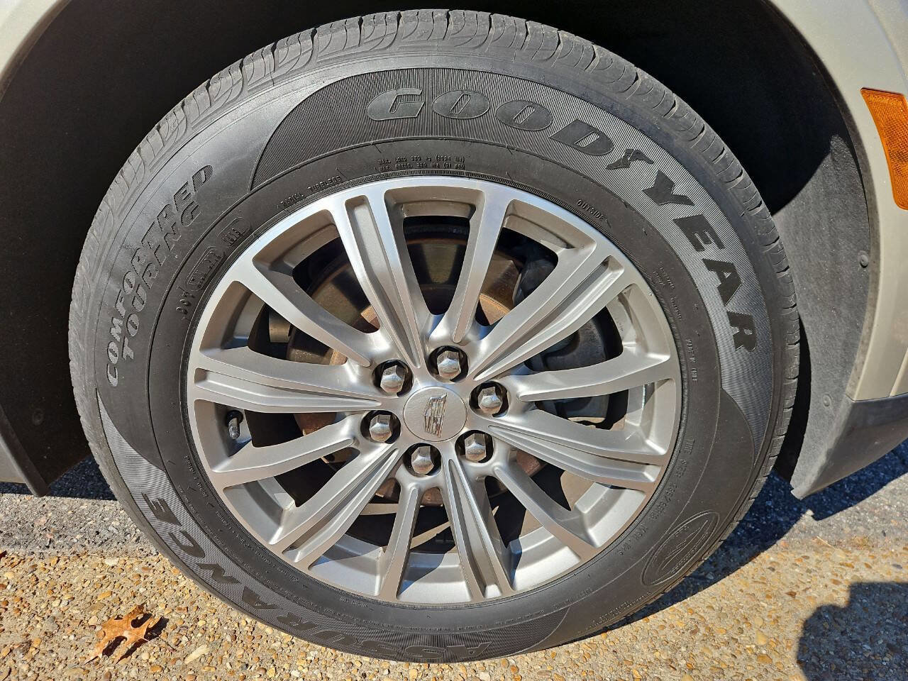 Used 2017 Cadillac XT5 Luxury w/ Driver Awareness Package AWD/4WD image 25