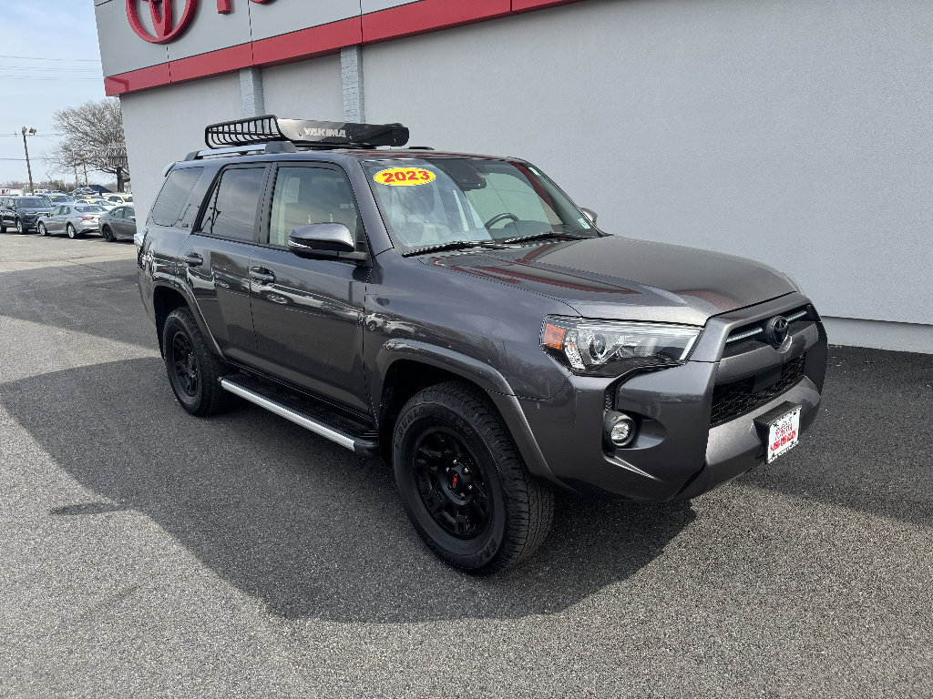 Used 2023 Toyota 4Runner SR5 Premium w/ Moonroof Package image 4