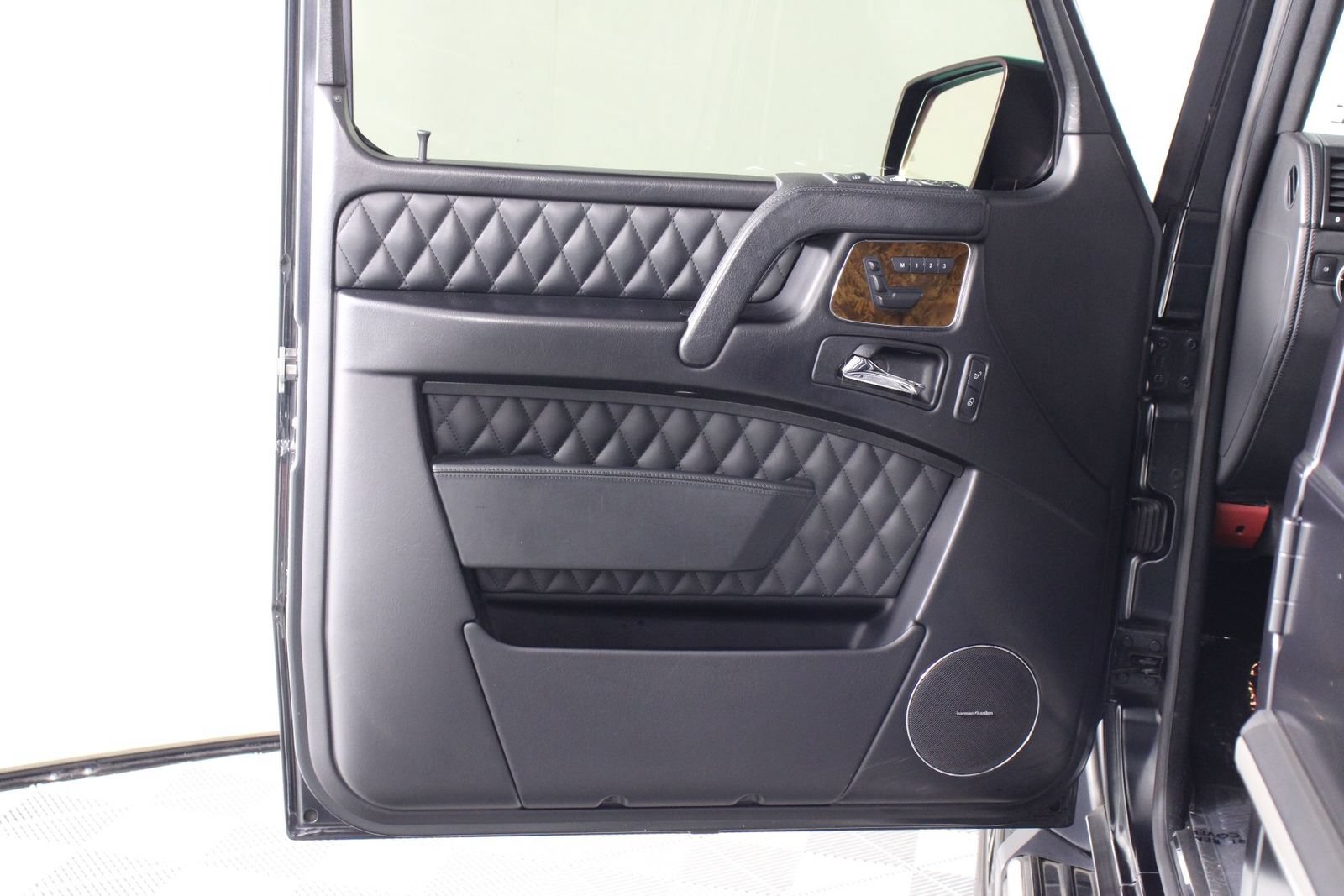Used 2015 Mercedes-Benz G 63 AMG 4MATIC image 17