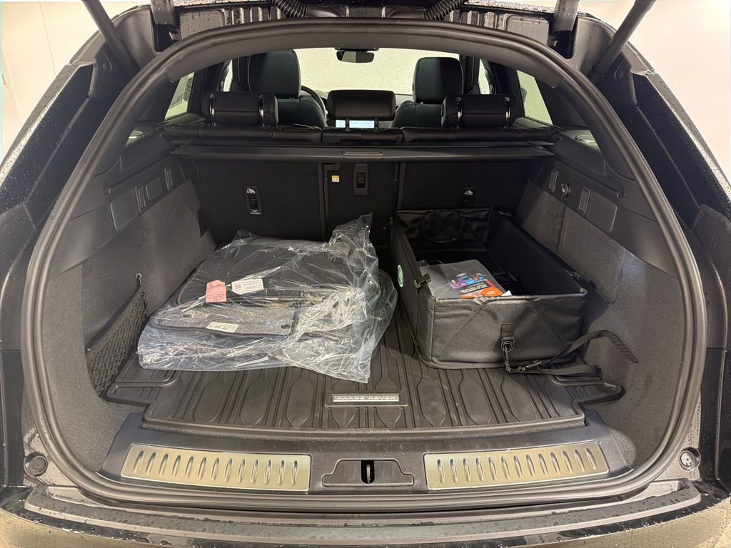 New 2026 Land Rover Range Rover Velar Dynamic SE image 29