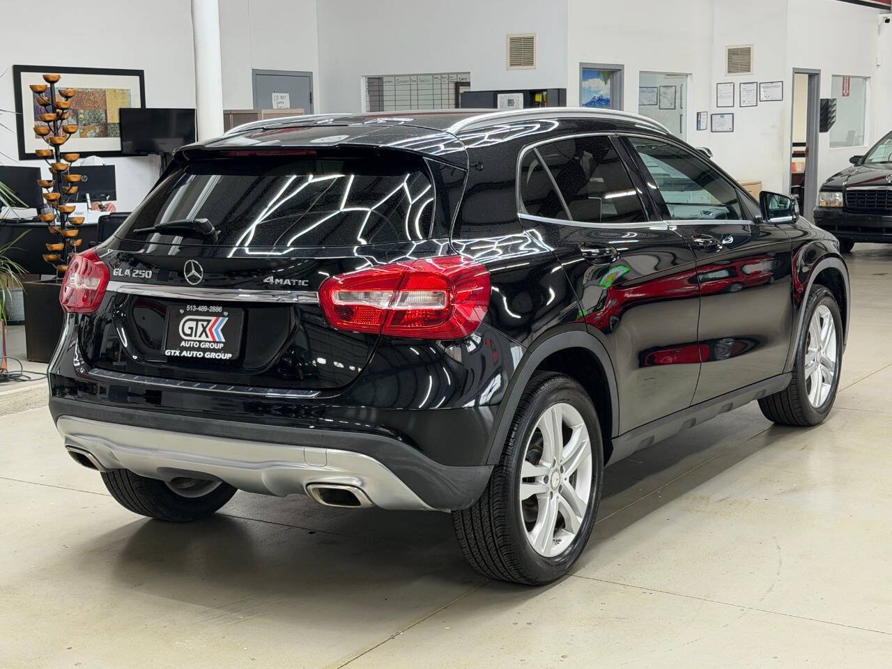 Used 2017 Mercedes-Benz GLA 250 4MATIC image 2