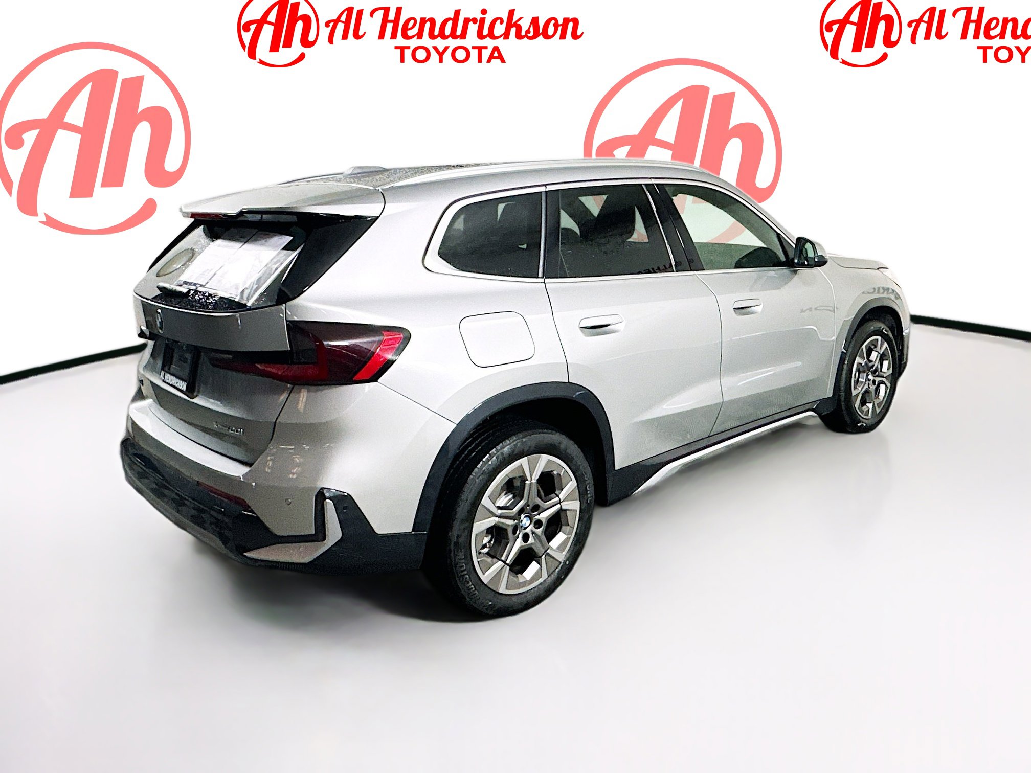 Used 2025 BMW X1 xDrive28i w/ Convenience Package image 3