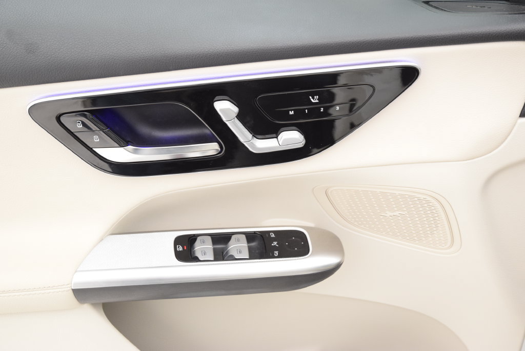 Certified 2025 Mercedes-Benz GLC 350e 4MATIC image 21