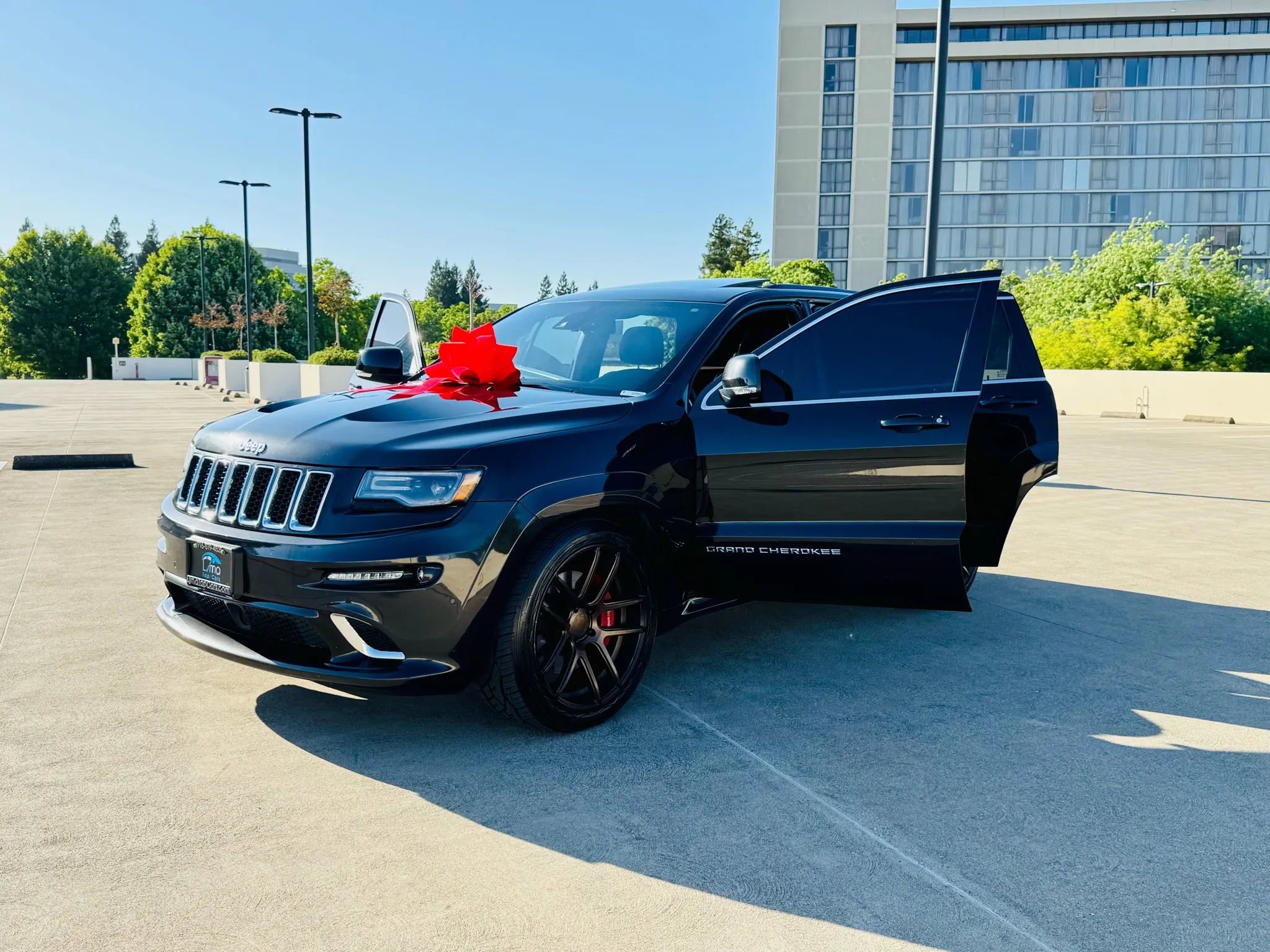 Used 2014 Jeep Grand Cherokee SRT8 w/ Luxury Group II image 71