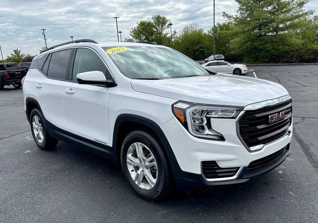 Used 2023 GMC Terrain SLE w/ Driver Convenience Package FWD image 9