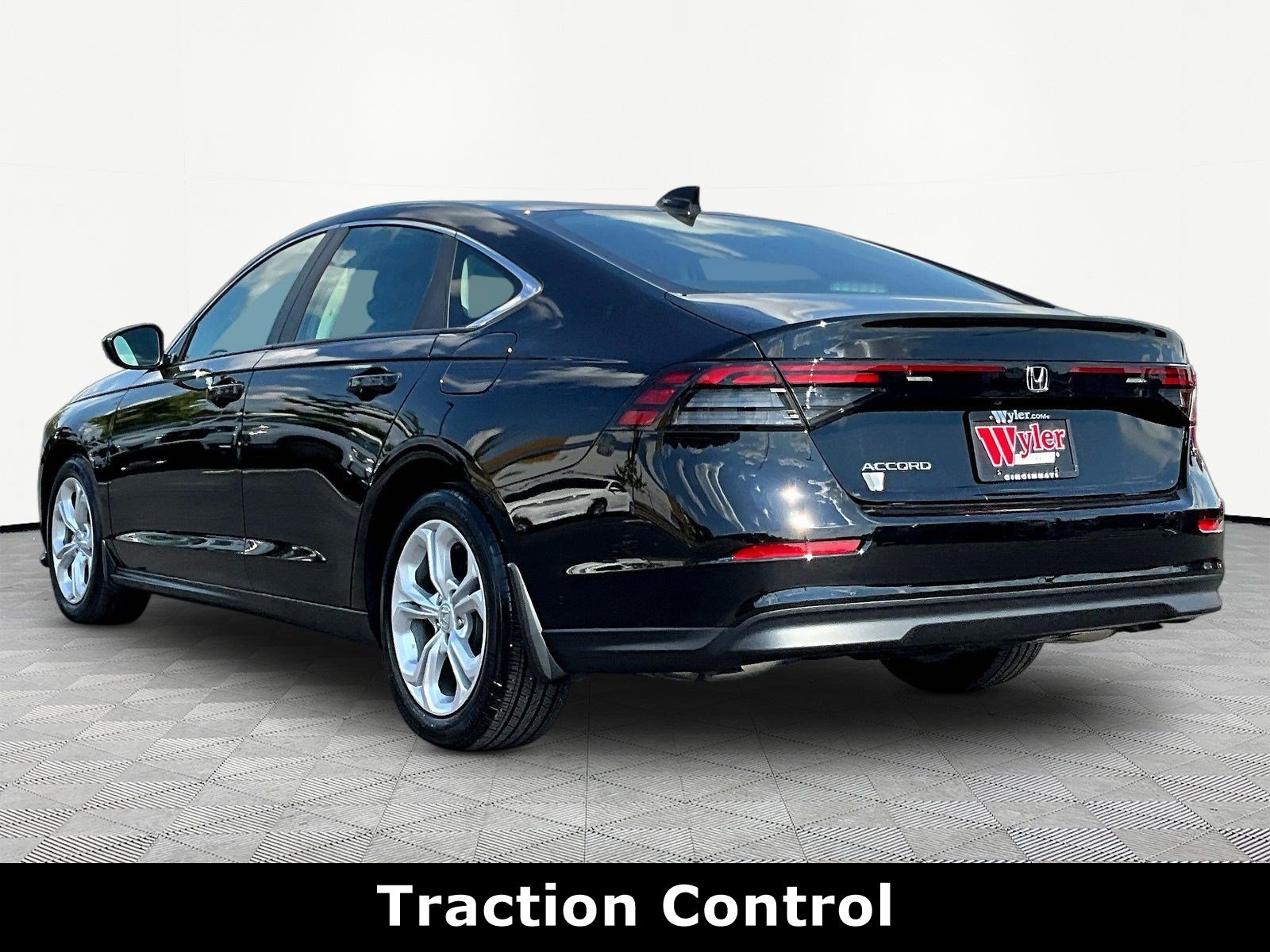 Used 2025 Honda Accord LX image 4