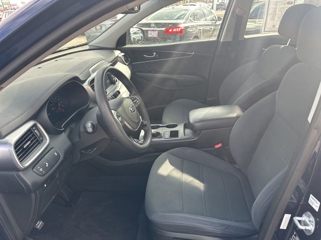 Used 2019 Kia Sorento LX image 9