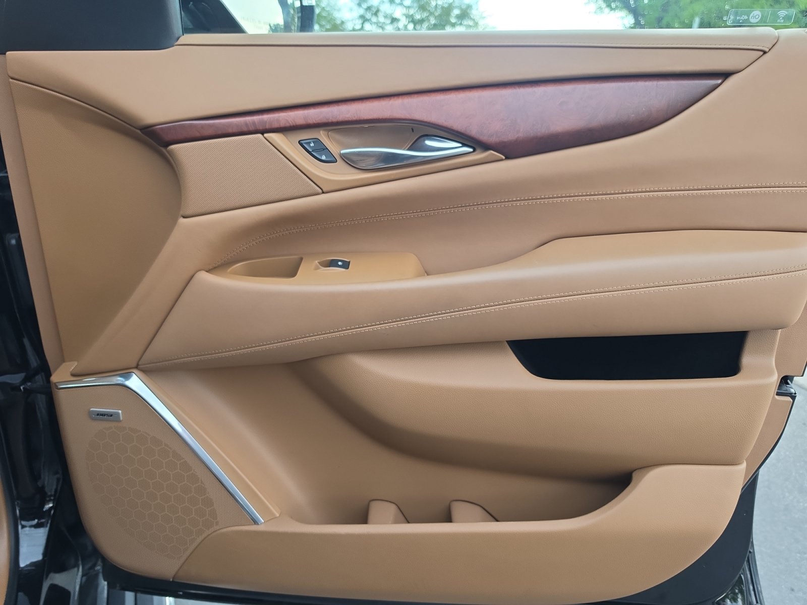 Used 2017 Cadillac Escalade Platinum AWD/4WD image 29