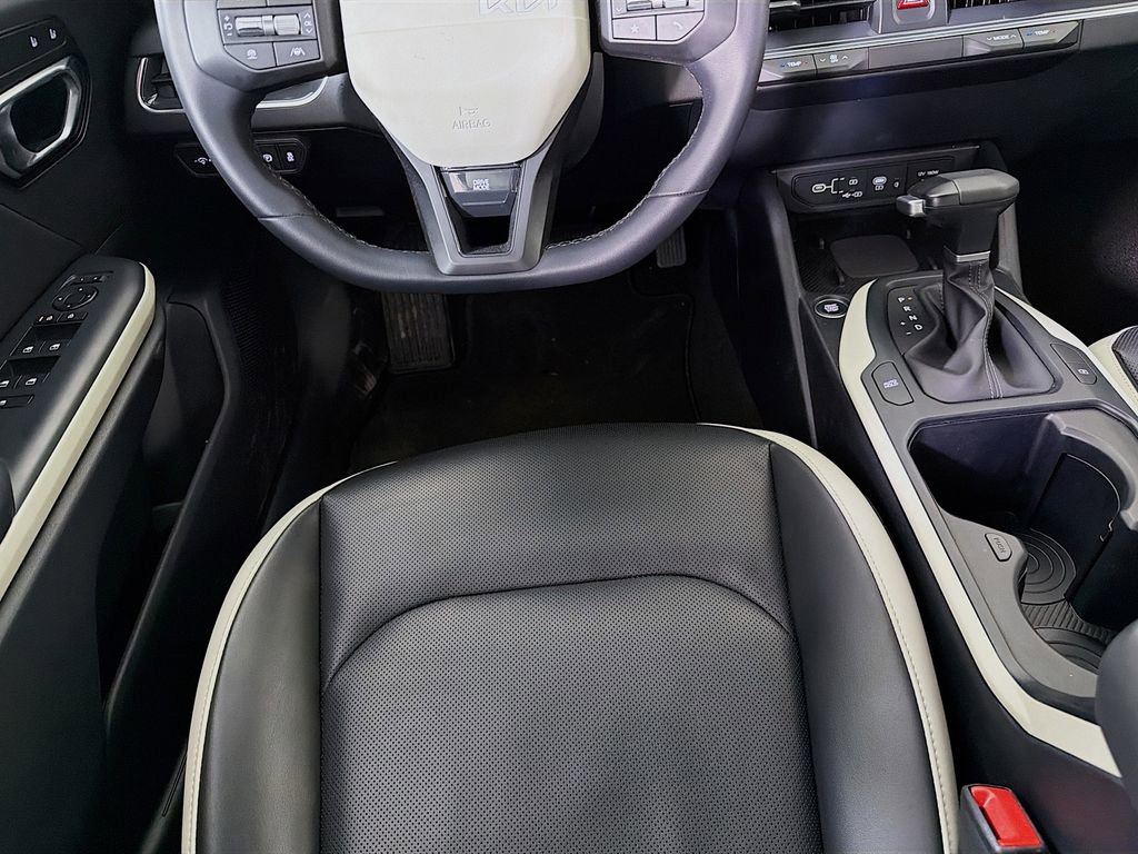 Used 2025 Kia K4 GT-Line w/ GT-Line Premium Package image 26