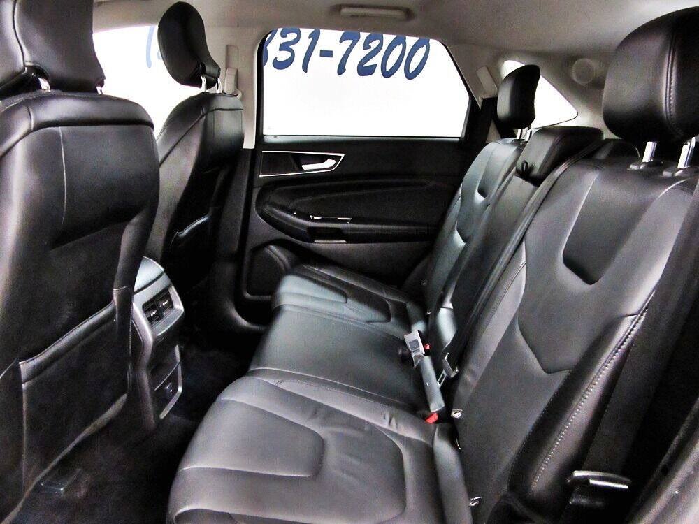 Used 2017 Ford Edge Titanium AWD/4WD image 10