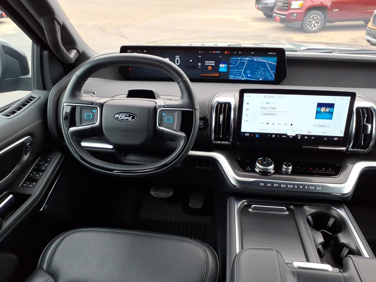 Used 2025 Ford Expedition Platinum w/ Stealth Appearance Package AWD/4WD image 17
