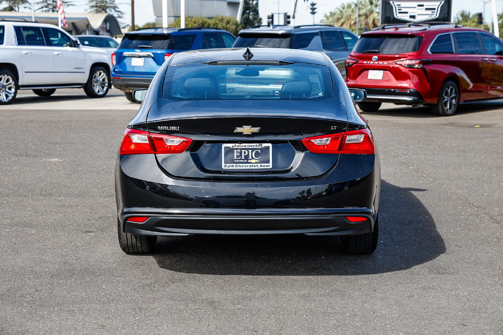 Used 2025 Chevrolet Malibu LT FWD image 3