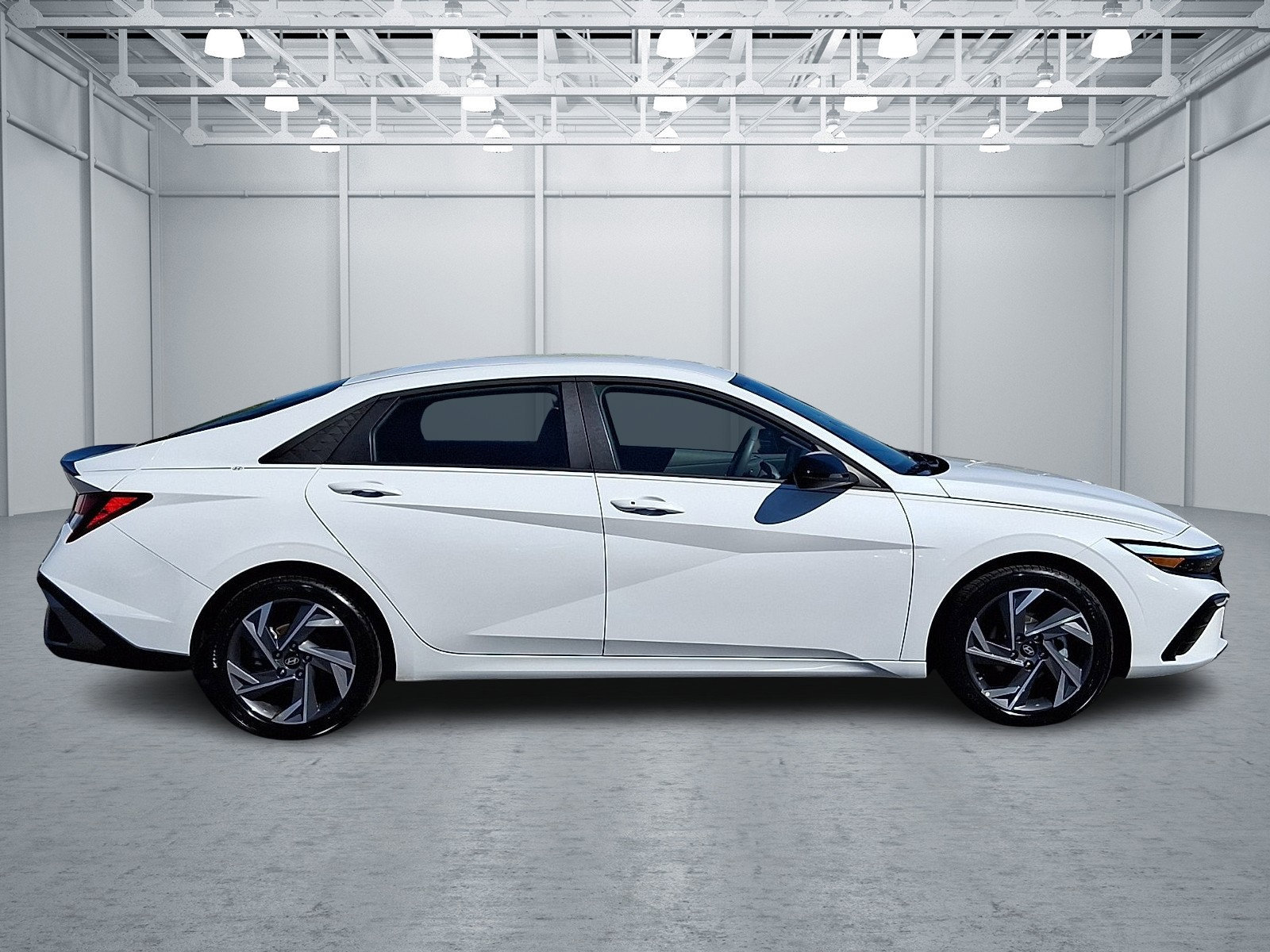 Certified 2025 Hyundai Elantra Sport FWD image 7