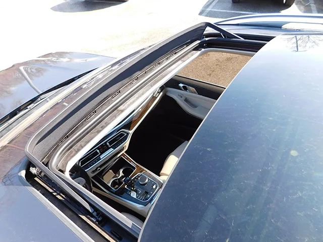 Used 2019 BMW X7 xDrive40i w/ Cold Weather Package image 14