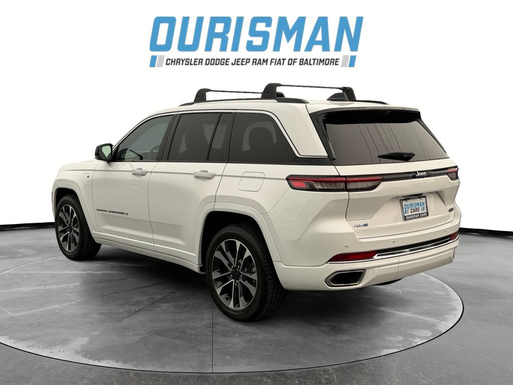 Used 2023 Jeep Grand Cherokee Overland w/ Luxury Tech Group IV AWD/4WD image 4