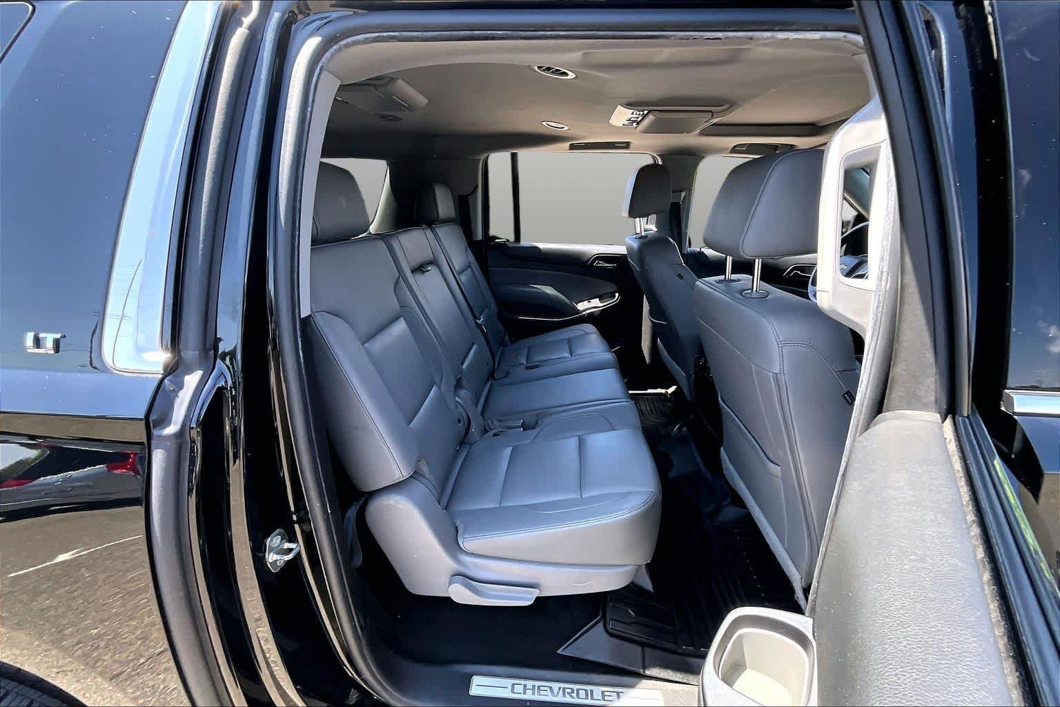 Used 2018 Chevrolet Suburban LT AWD/4WD image 19