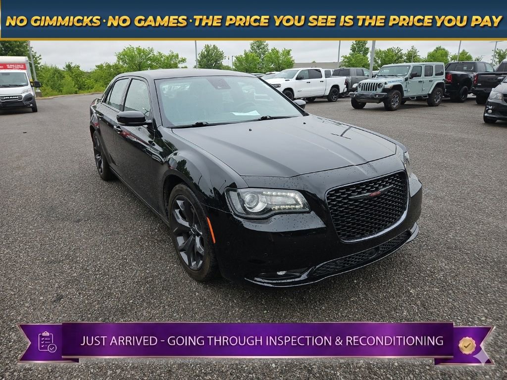 Used 2022 Chrysler 300 S w/ Comfort Group RWD image 1