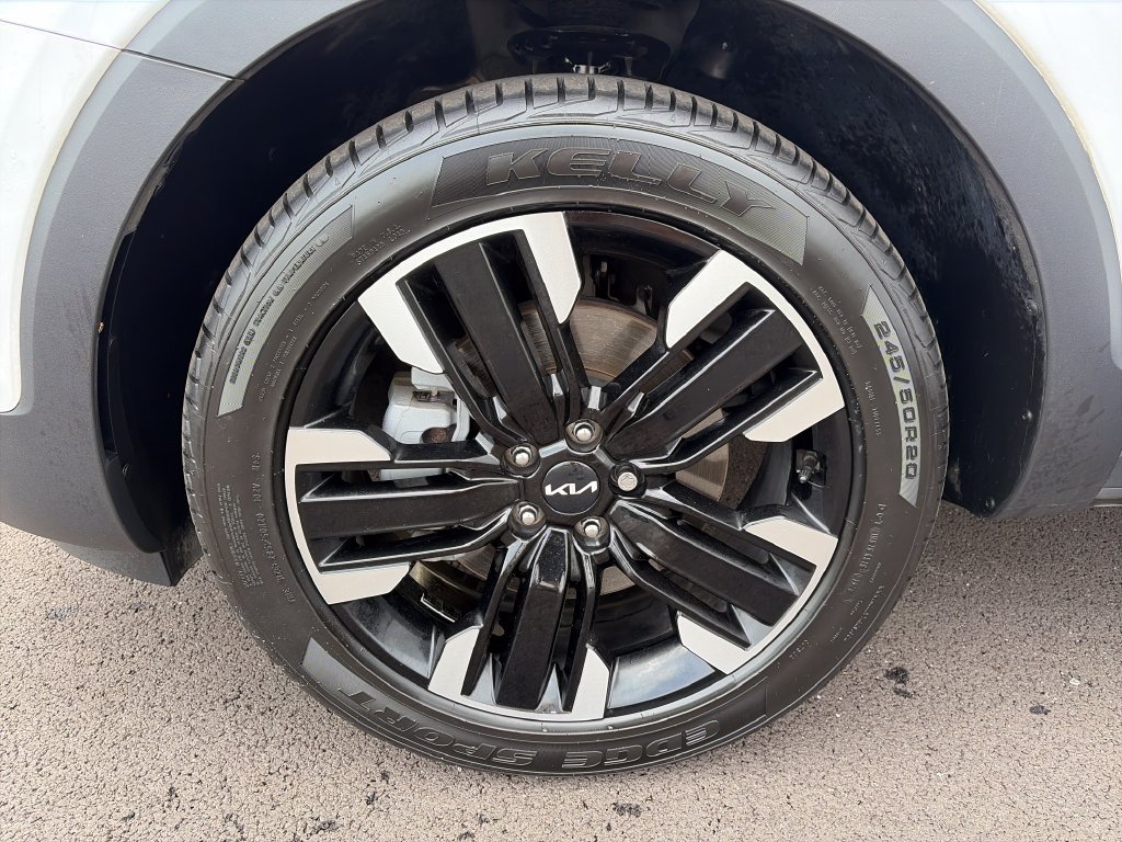 Used 2024 Kia Telluride SX Prestige w/ Towing Package AWD/4WD image 32