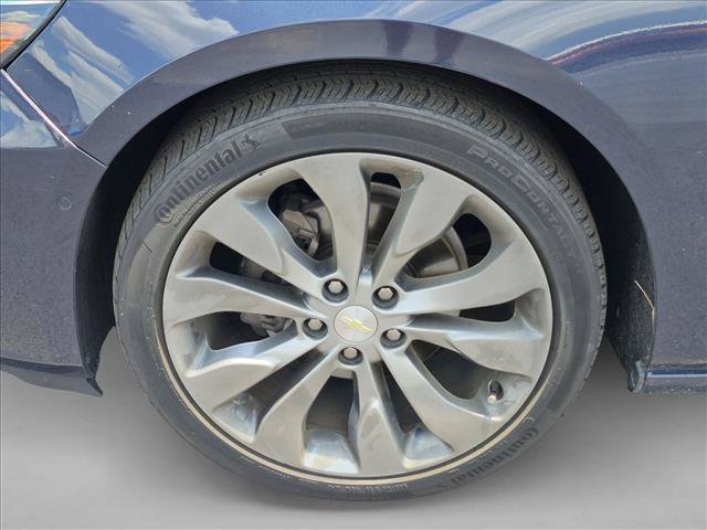 Used 2016 Chevrolet Malibu Premier w/ Driver Confidence Package II FWD image 10