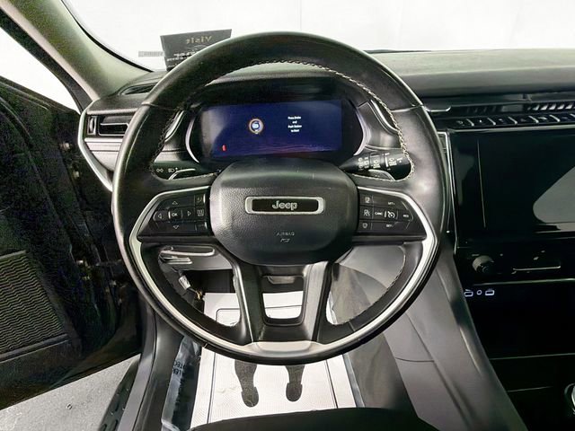 Used 2023 Jeep Grand Cherokee Laredo AWD/4WD image 11