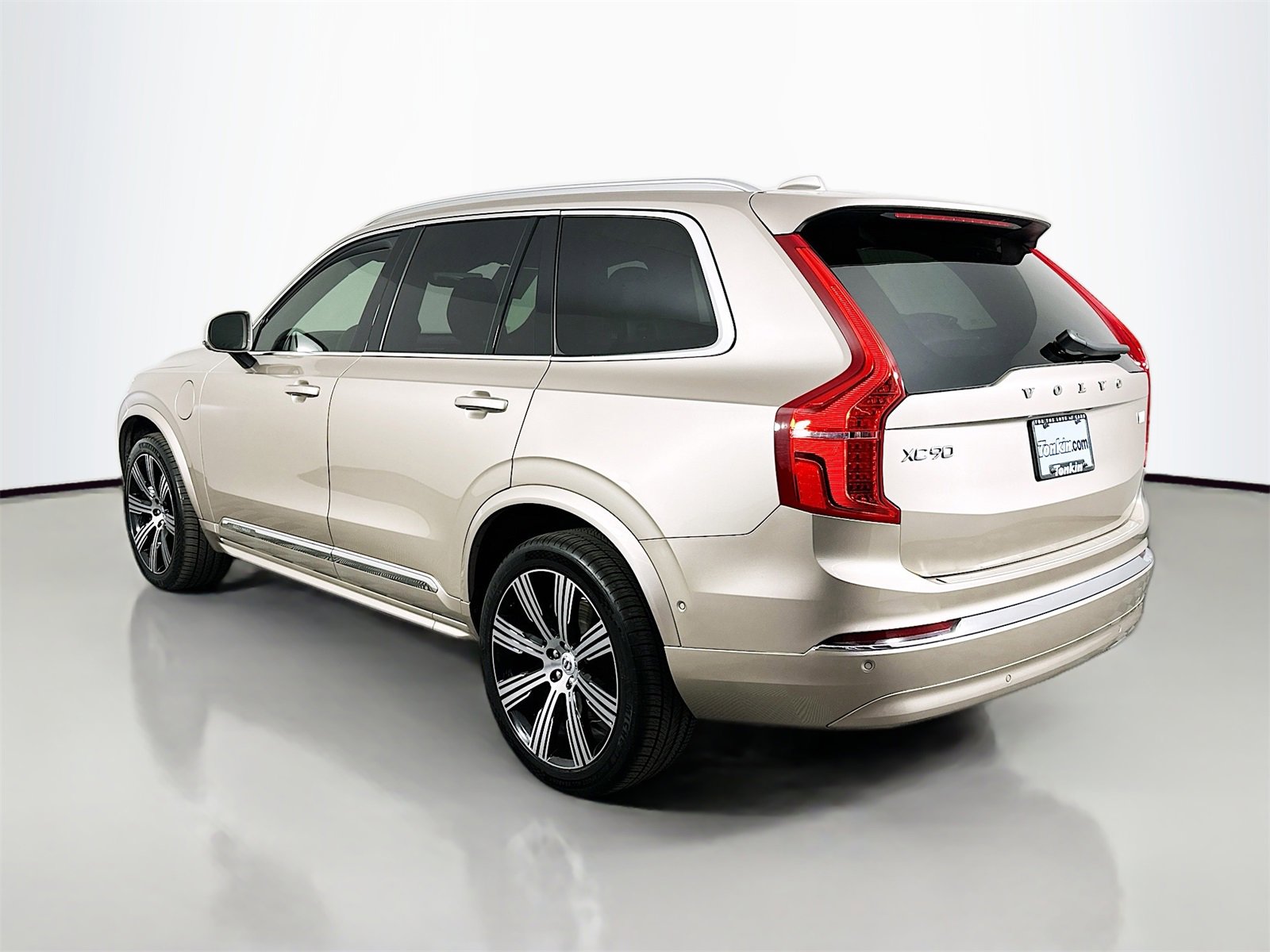 Used 2024 Volvo XC90 T8 Ultimate w/ Lounge Package image 5