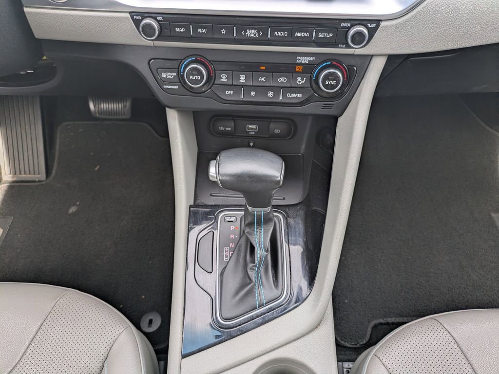 Used 2022 Kia Niro Touring Special Edition image 19