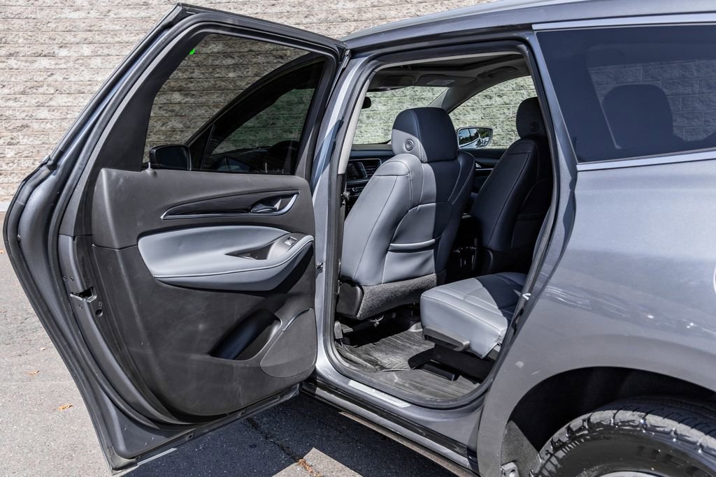 Used 2019 Buick Enclave Essence image 19