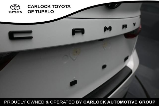 New 2026 Toyota Camry Hybrid FWD image 11