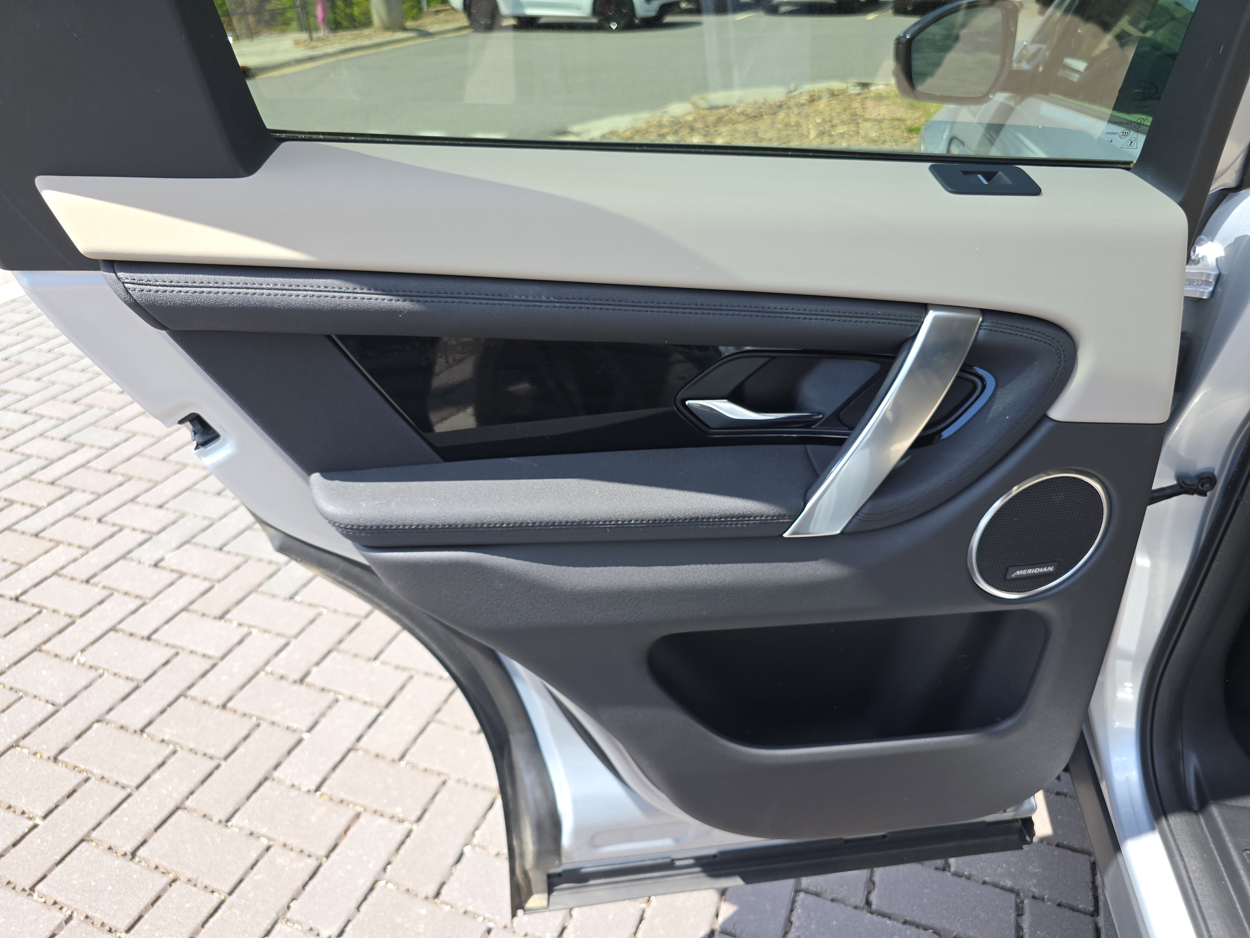Certified 2025 Land Rover Discovery Sport S AWD/4WD image 13
