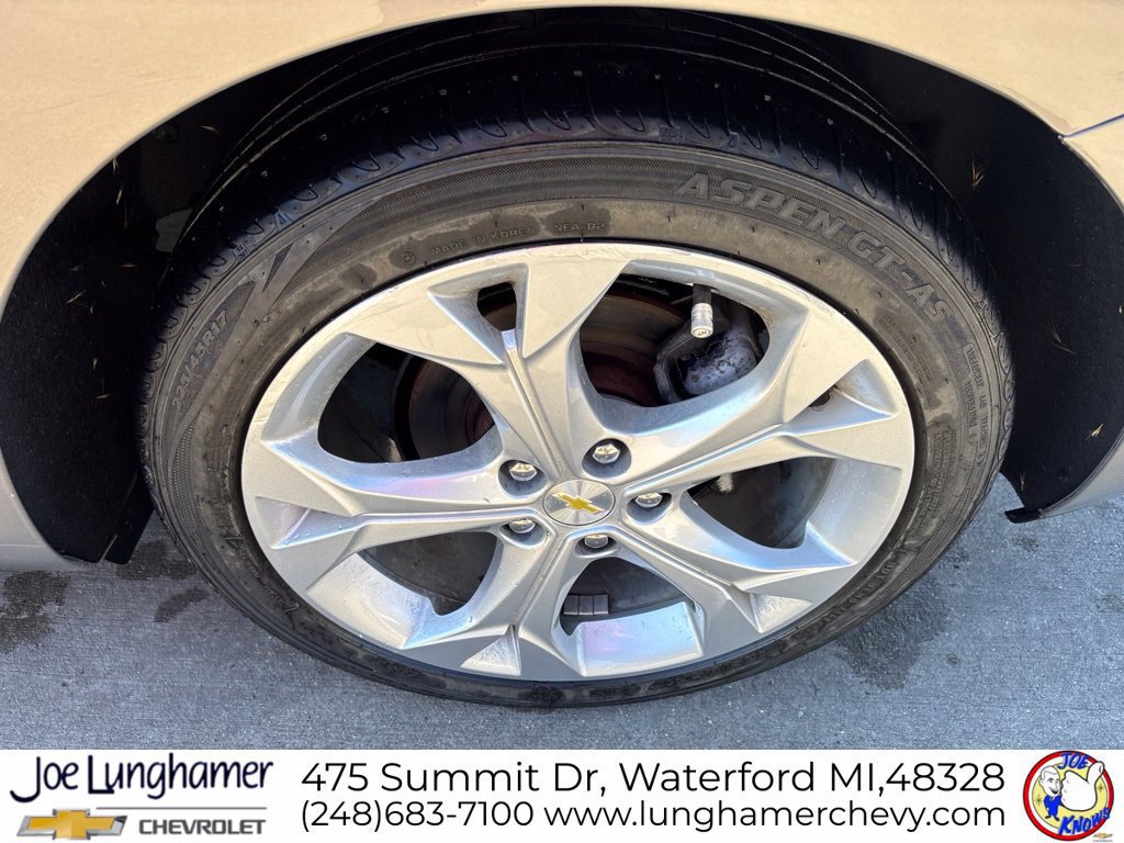 Used 2017 Chevrolet Cruze Premier FWD image 12
