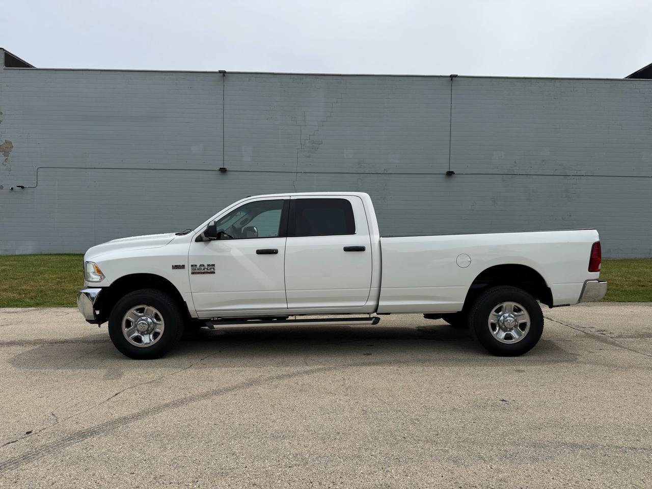 Used 2014 RAM 2500 SLT w/ Protection Group AWD/4WD image 4