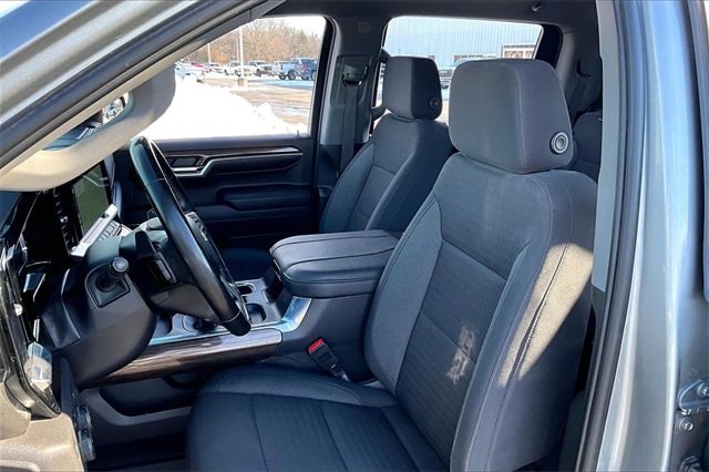 Used 2024 Chevrolet Silverado 1500 LT Trail Boss w/ Convenience Package II image 22