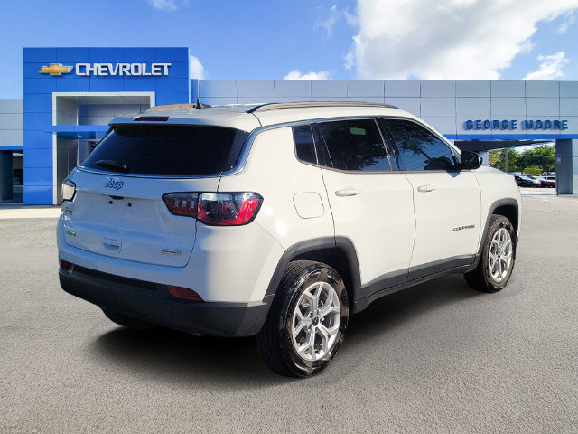 Used 2026 Jeep Compass Latitude AWD/4WD image 4