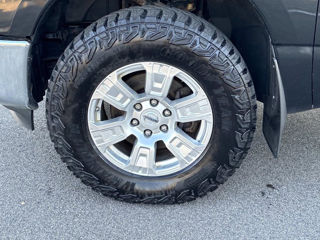 Used 2019 Nissan Titan SV image 19