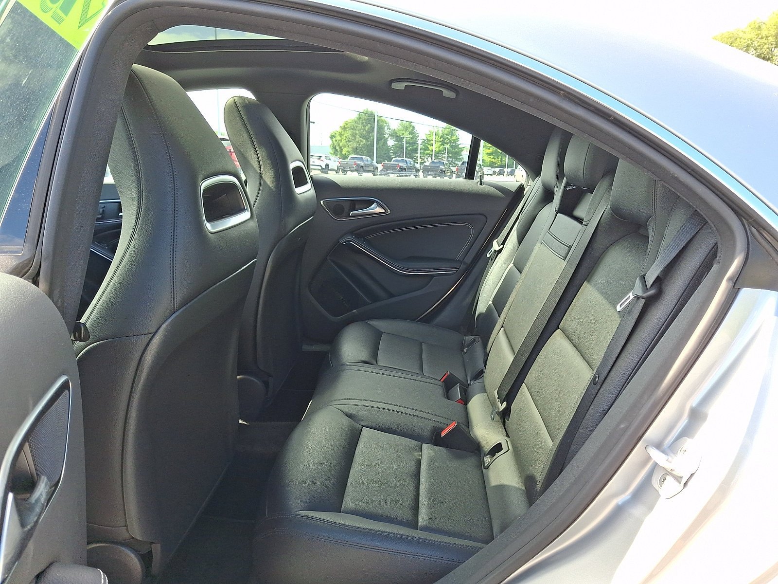 Used 2015 Mercedes-Benz CLA 250 image 11