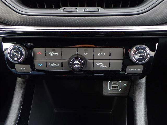 New 2026 Jeep Compass Latitude image 18