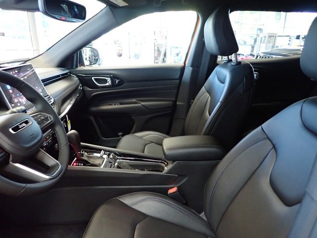 New 2026 Jeep Compass Limited image 12