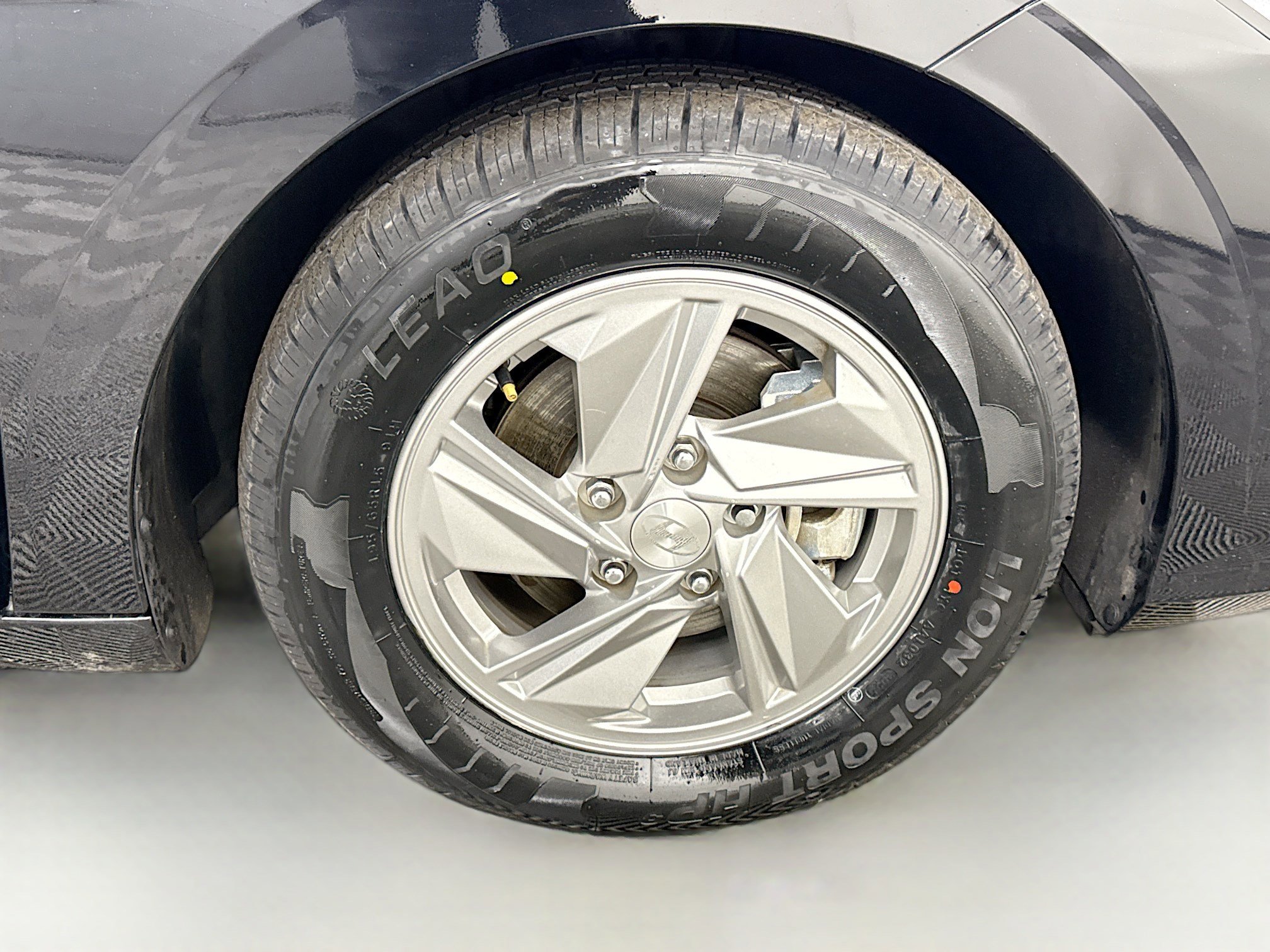 Used 2025 Hyundai Elantra SE image 31