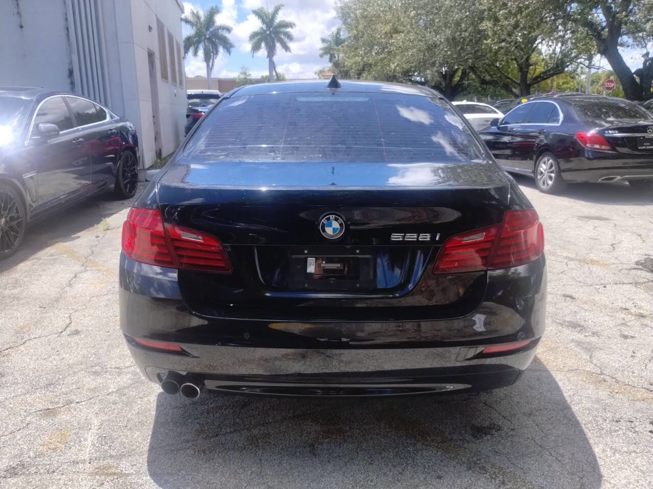 Used 2016 BMW 528i Sedan w/ Premium Package image 10