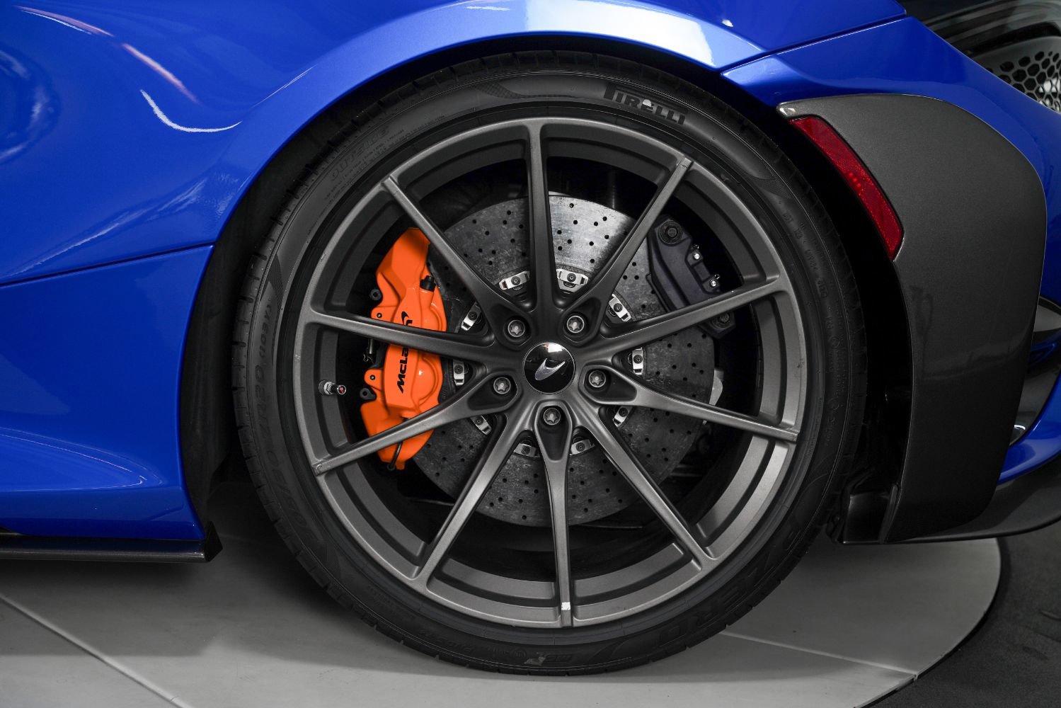 Used 2022 McLaren 765LT RWD image 23