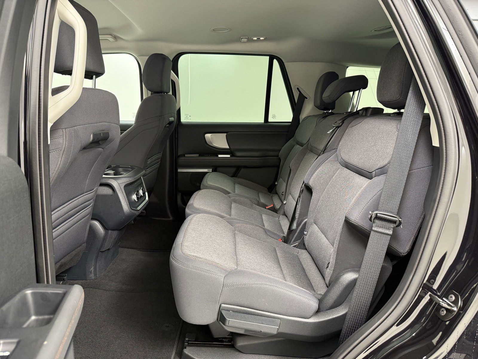 Used 2025 Ford Expedition Active image 26