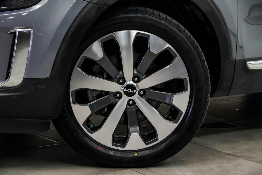 Used 2022 Kia Telluride EX w/ EX Premium Package FWD image 5