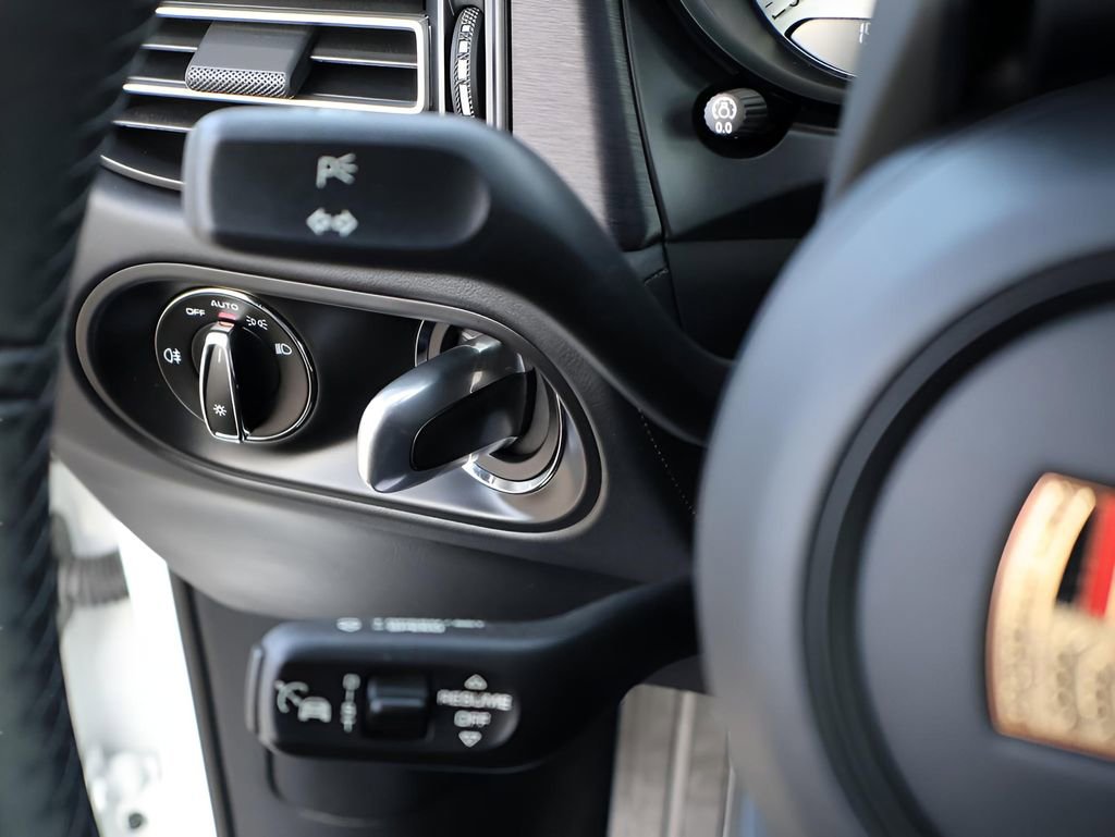 Certified 2024 Porsche Macan GTS image 33