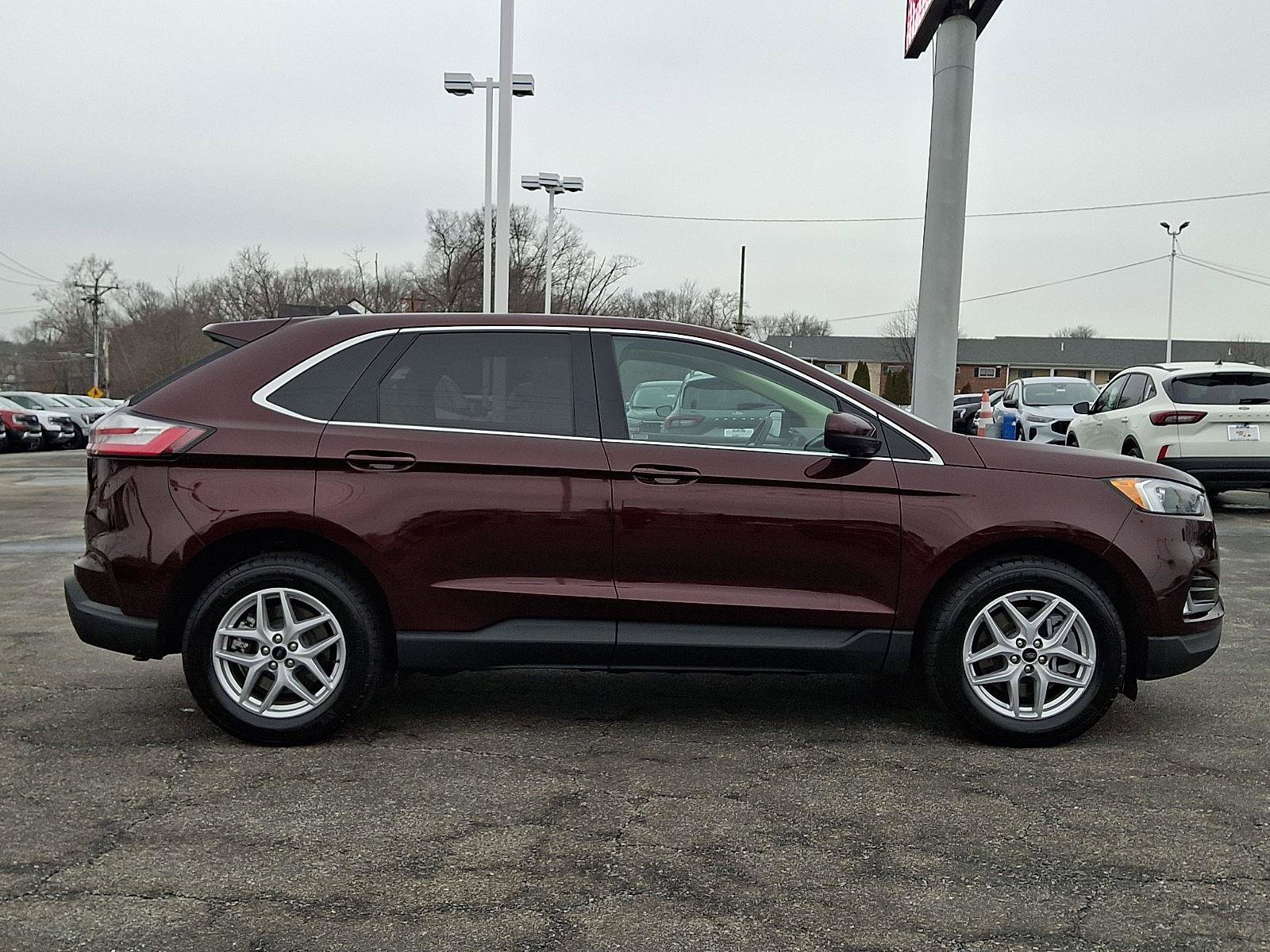 Certified 2023 Ford Edge SEL w/ Convenience Package AWD/4WD image 7