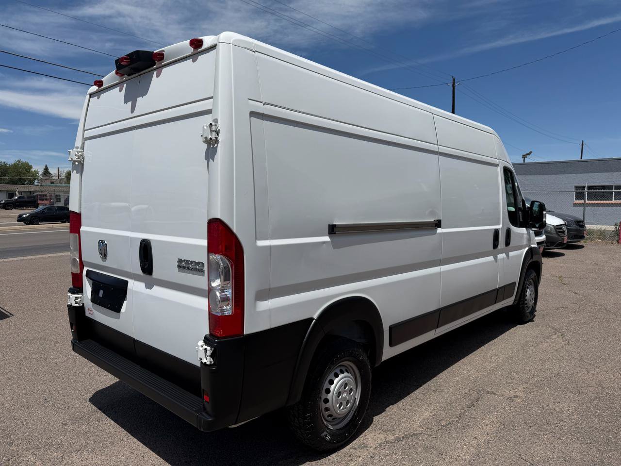 Used 2024 RAM ProMaster 2500 w/ Convenience Group FWD image 9