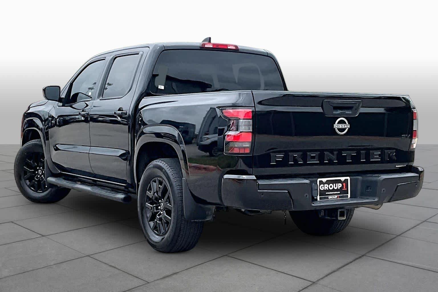 Certified 2023 Nissan Frontier SV w/ Midnight Edition Package RWD image 12
