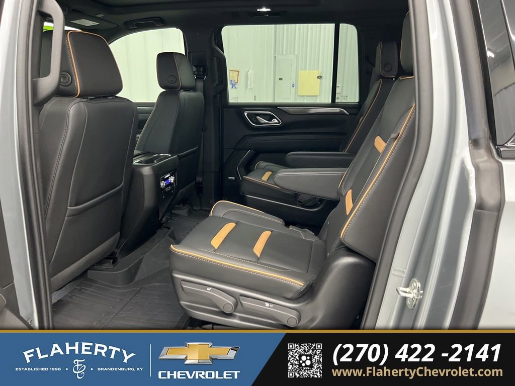 Used 2024 GMC Yukon XL AT4 w/ Technology Package image 11