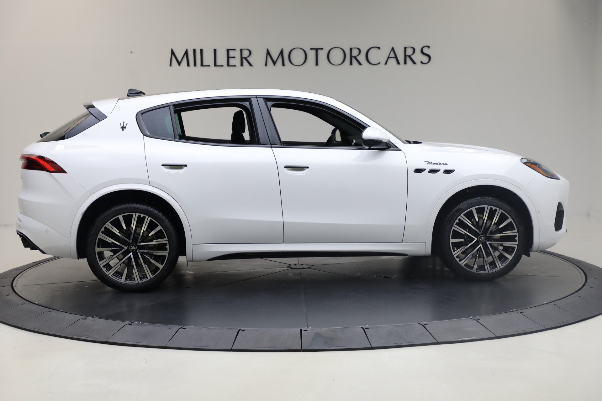 New 2025 Maserati Grecale Modena AWD/4WD image 8
